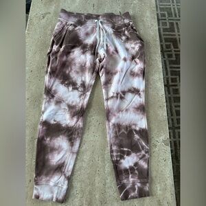 lululemon athletica Tie-Dye Scuba Joggers in Brown and White